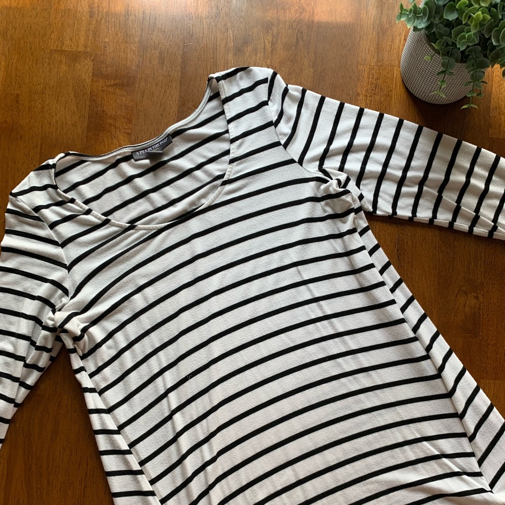 Pea in the pod Nursing / Maternity top